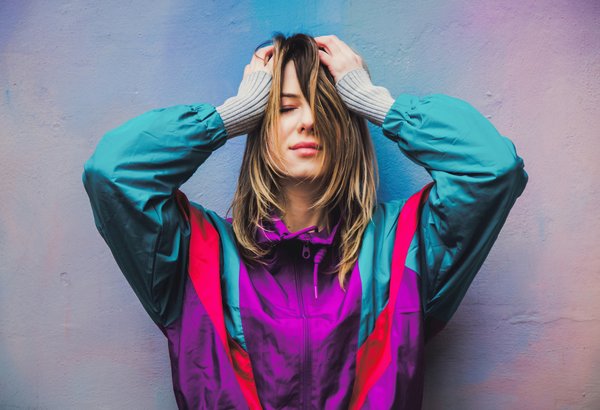 Comment associer une ceinture obi avec une robe occidentale pour une touche ethnique chic?